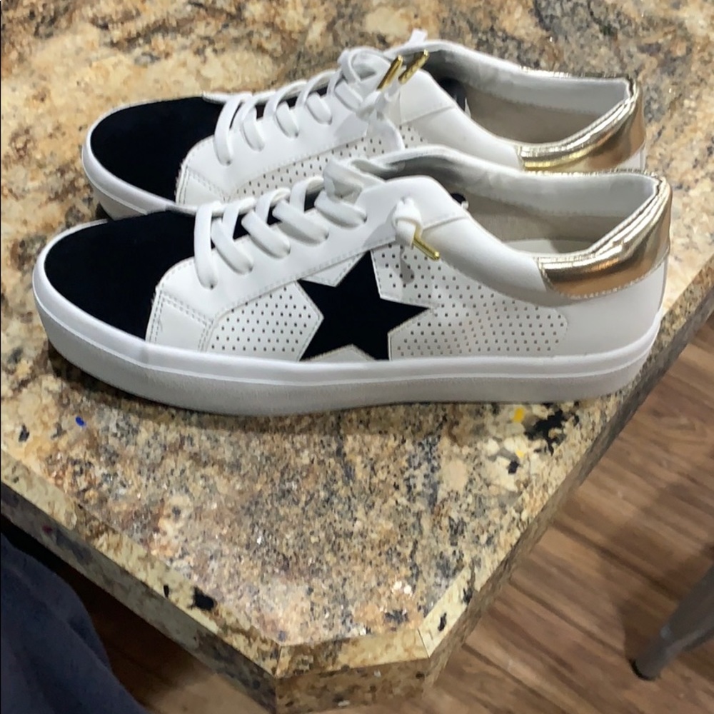 Brand new Steve Madden sneakers